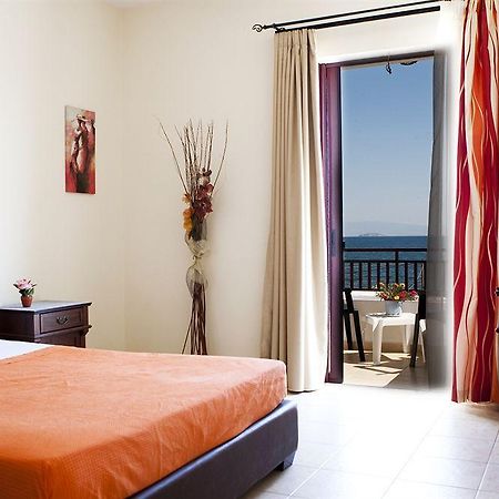 Laza Beach Inn Hotel Skála 外观 照片